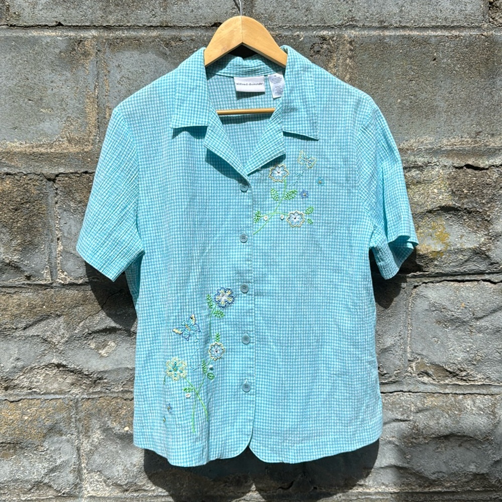 Vintage floral embroidered button up shirt cottage fairy garden large butterfly